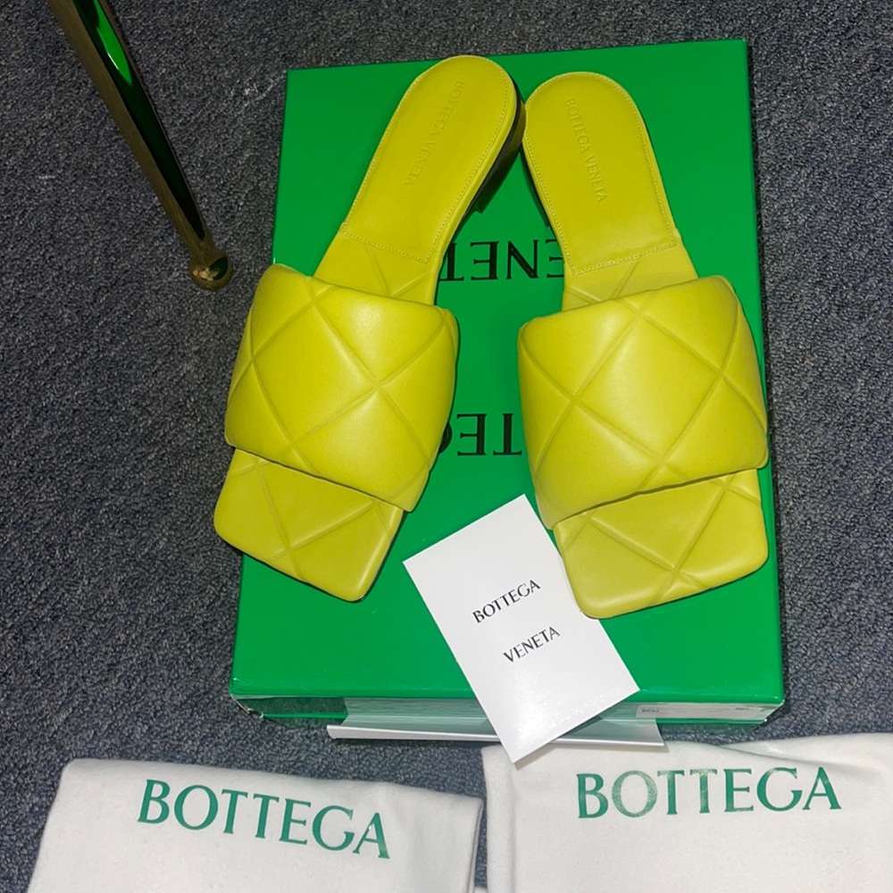 BOTTEGA VENETA Lido Flat sandals